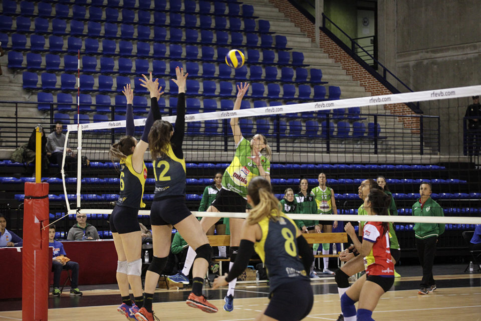 Las riojanas se impusieron con contundencia al equipo portugués, que sin embargo se mostró muy voluntarioso. / Clara Larrea