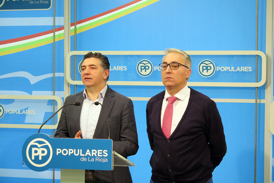 Cuevas (izquierda) y Garrido, en rueda de prensa. /NR