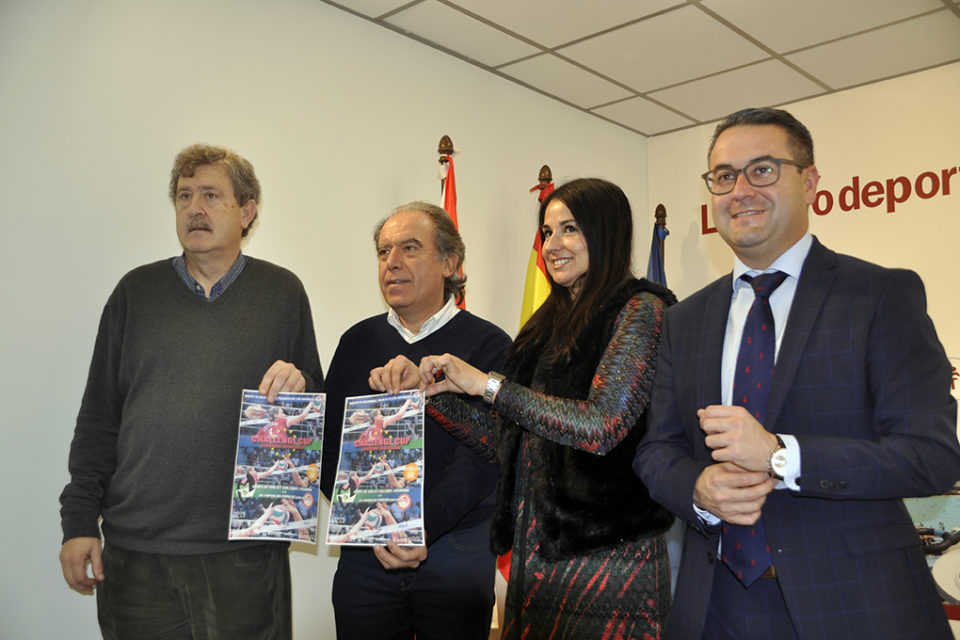 De izquierda a derecha, Ángel Imas, Carlos Arratia, Nerea López y Javier Merino, ayer en la presentación del partido. / NR