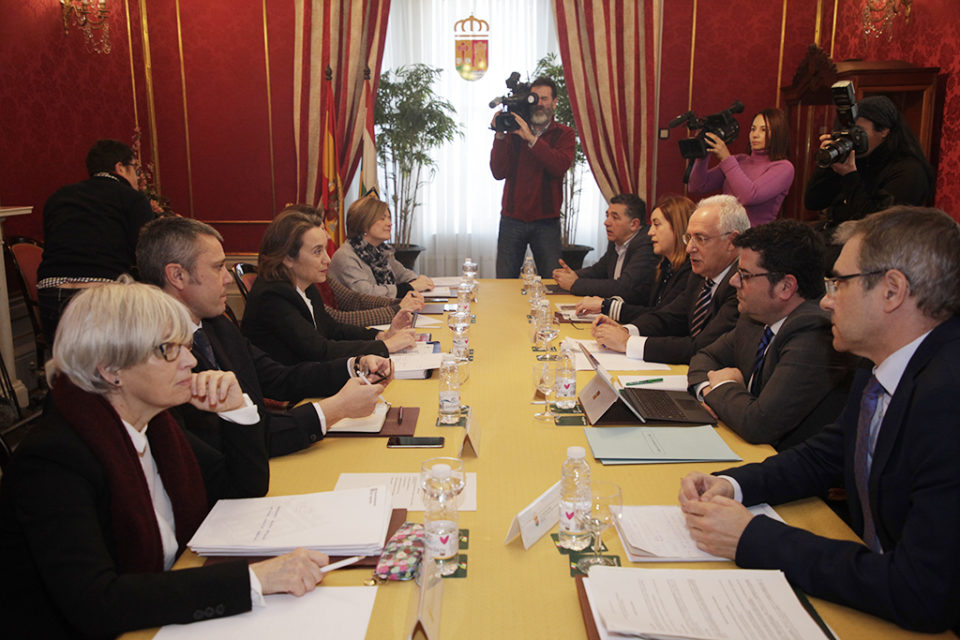 La alcaldesa y el presidente presiden la reunión del Consejo de Capitalidad. / Ingrid
