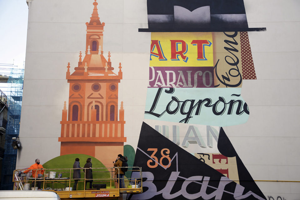 Mural diseñado en la pared medianera de un edicio de la calle Mayor de Logroño. / Ingrid