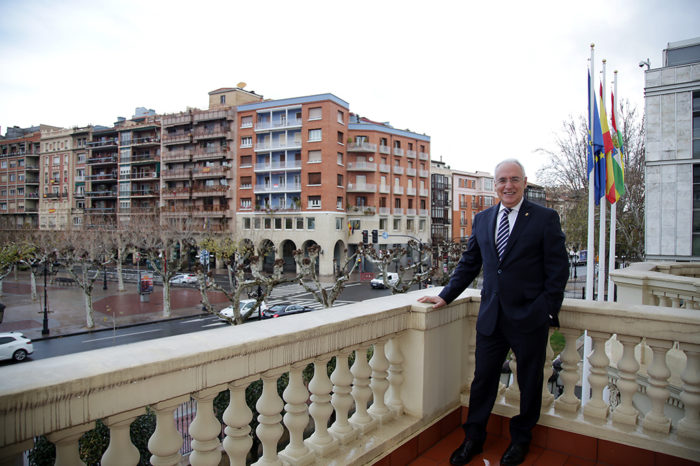 "La situación económica es positiva, pero no debemos dormirnos"