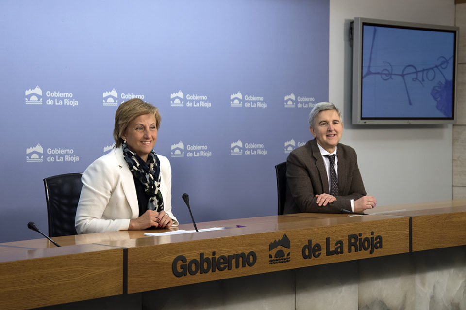 Leonor González Menorca y Eduardo Rodríguez Osés han ofrecido un balance de Fitur. / NR