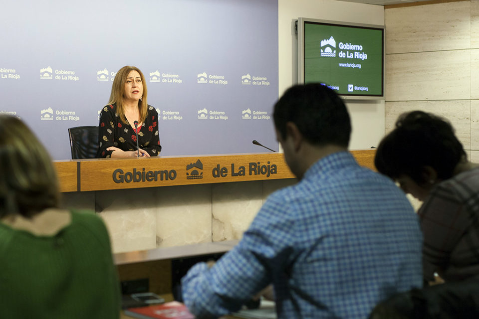 Begoña Martínez Arregui informa de los asuntos tratados en el Consejo de Gobierno. / NR