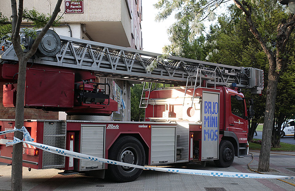 Vehículo autoescala que los bomberos de Logroño utilizan en la actualidad. / Clara Larrea