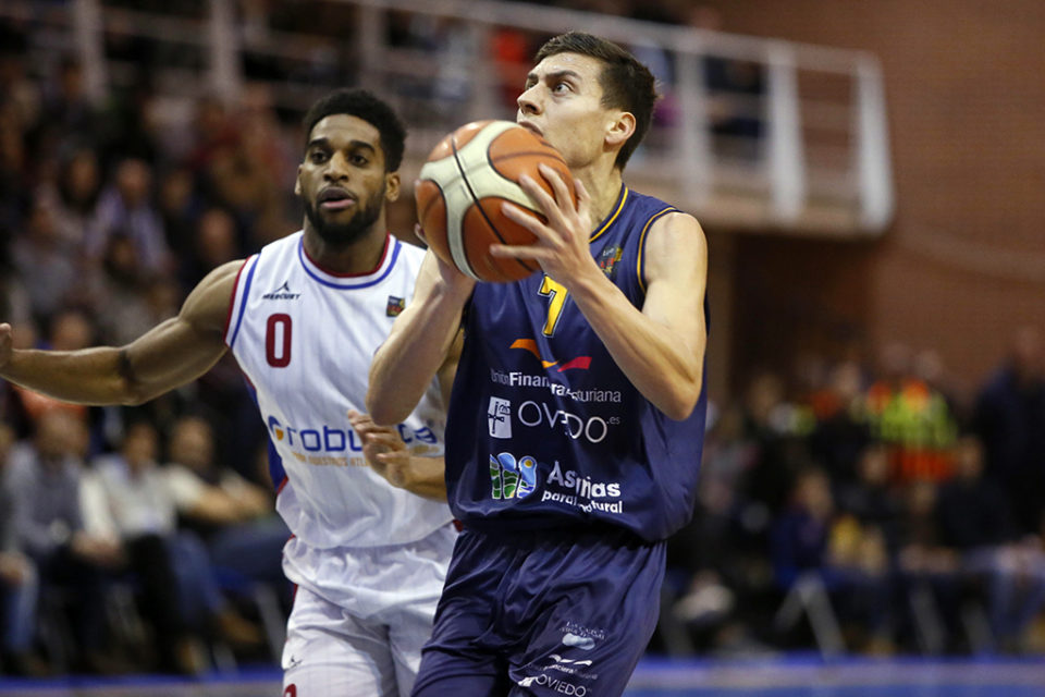 Jabs, en el partido ante Oviedo. / Jonás Sánchez