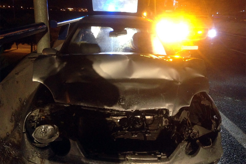 Imagen publicada por los bomberos de Logroño del accidente en su cuenta de Twitter. / @bajominimosbomb