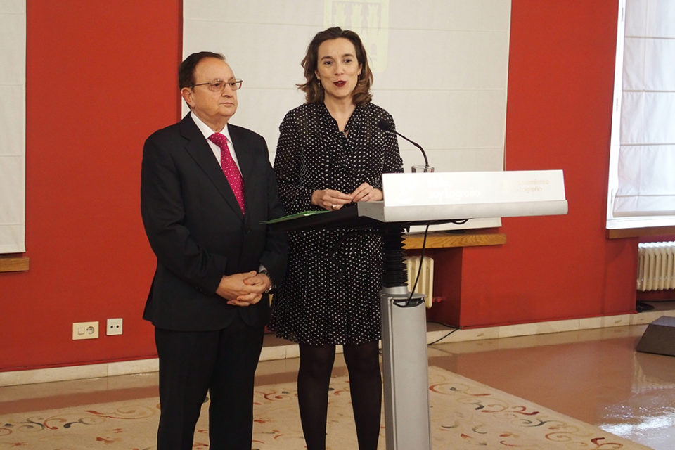 La alcaldesa y el presidente de la Cámara presentan la nueva iniciativa. / NR