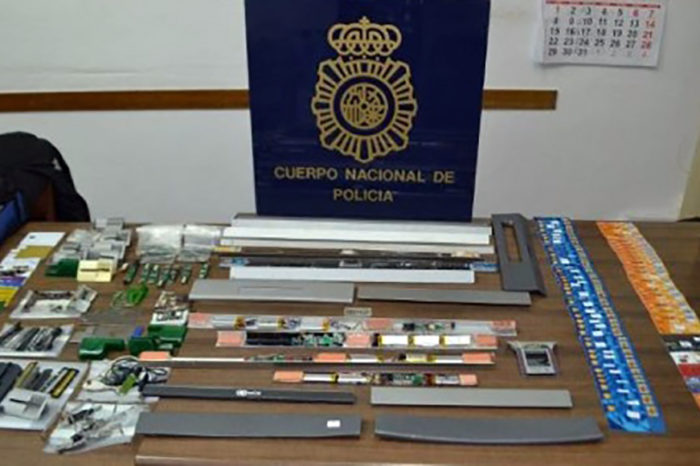 Dos detenidos por poner dispositivos para clonar tarjetas en cajeros de La Rioja