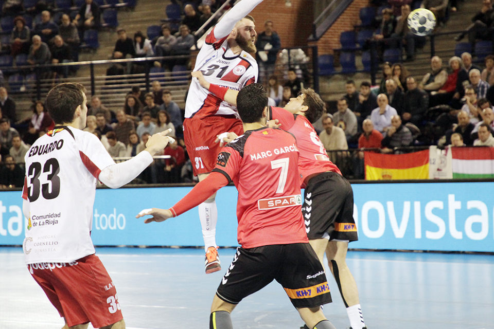 Los logroñeses suman un triunfo de prestigio frente al Granollers. /CLARA LARREA