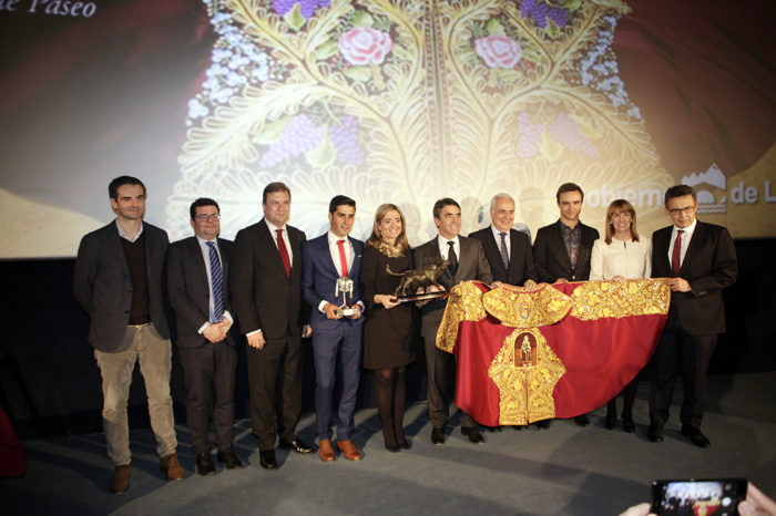 El francés Juan Bautista considera un "honor" el Capote de Paseo de La Rioja