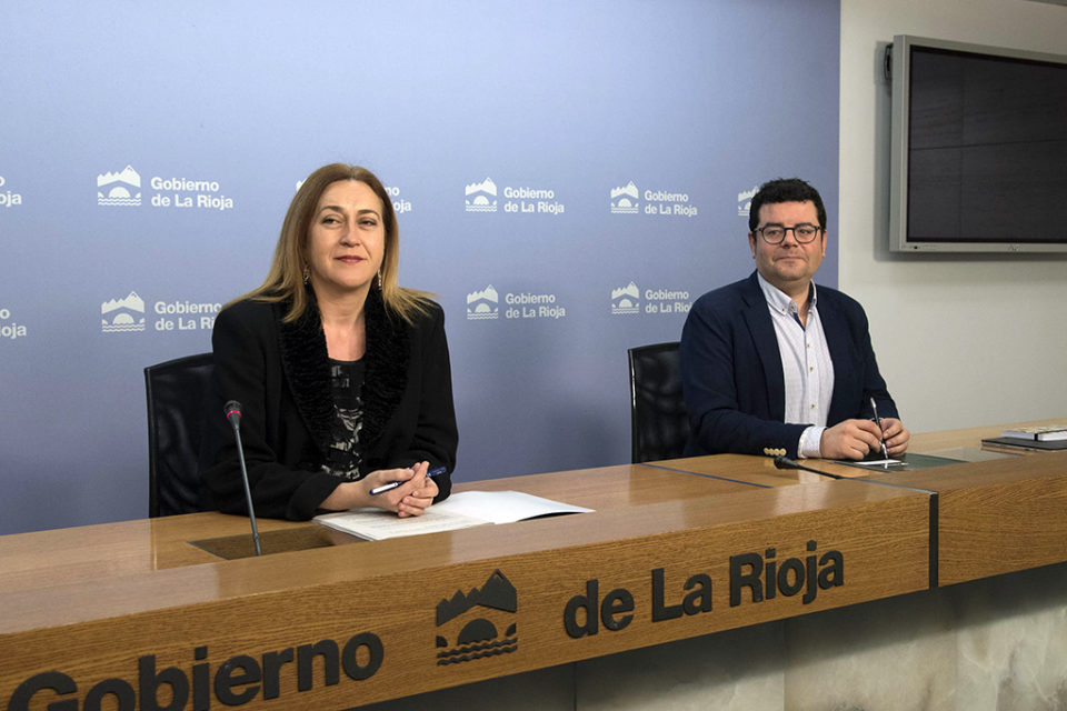 Begoña Martínez y Alfonso Domínguez han informado de los asuntos aprobados por el Consejo de Gobierno. / NR