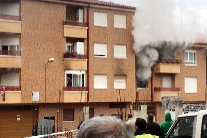 Diez personas intoxicadas por humo en el incendio de una vivienda en Albelda