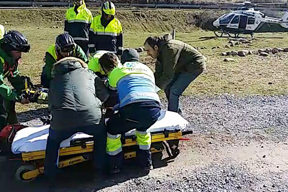 Imagen del traslado del herido. /NR