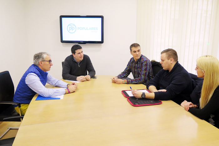 El PP presenta a JUSAPOL su iniciativa para blindar la equiparación salarial