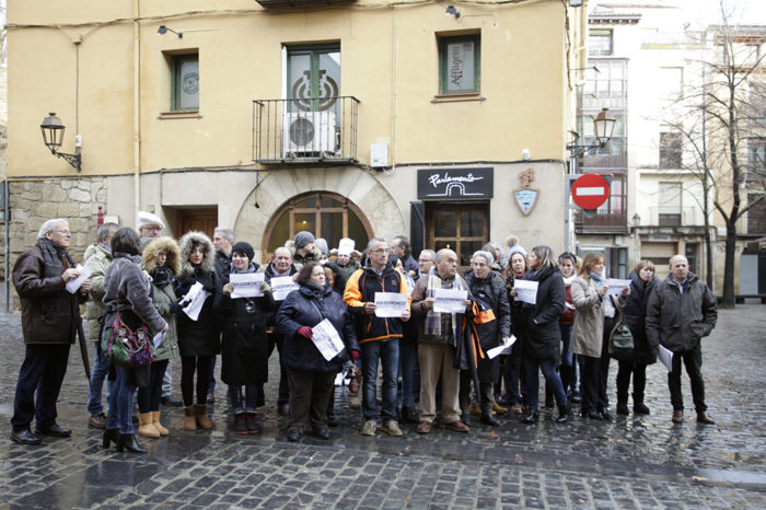 El Parlamento reconoce los daños a los negocios de la N-232 por el desvío del tráfico pero no adopta medidas