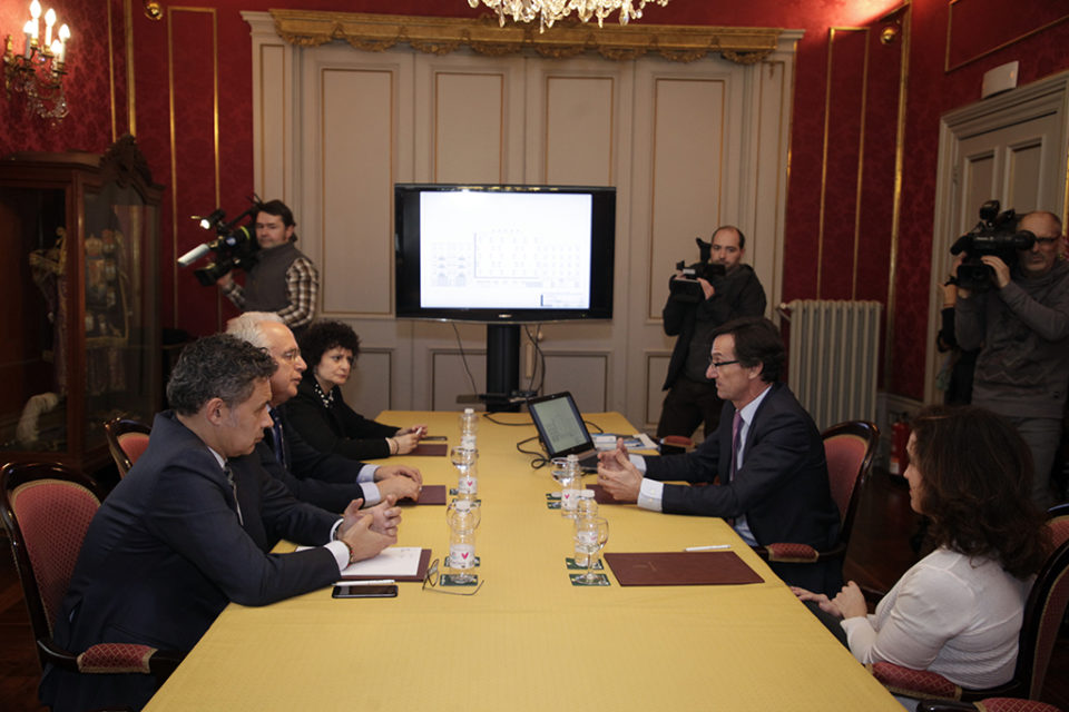 El presidente del Gobierno se ha reunido este lunes con el consejero delegado del Grupo Ballesol. / NR