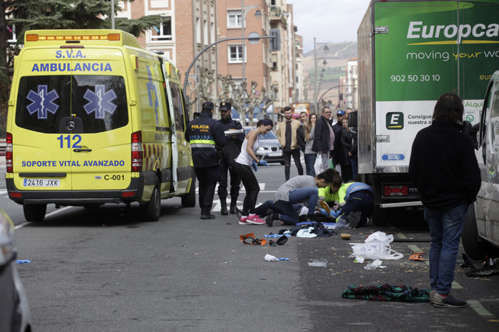 Un atropello en la avenida Colón deja una viandante y un motociclista heridos