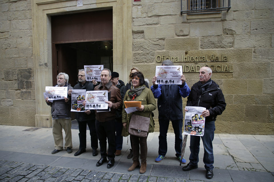 La Coordinadora de las Pensiones ha presentado la concentración frente a la Seguridad Social. / Ingrid