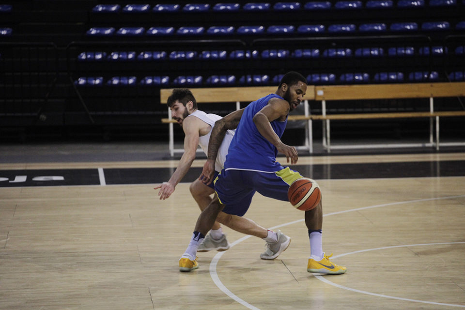 En la imagen, Tarik Phillip con Erik Quintela. / Ingrid