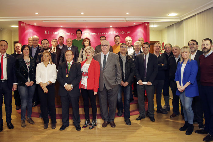 Premio a 16 años de entrega al mundo empresarial