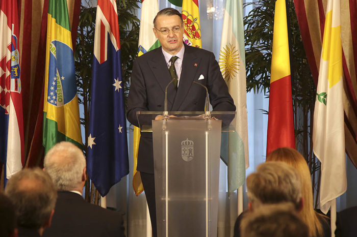 Roca expone un proyecto "muy sólido" para la Organización Mundial del Vino