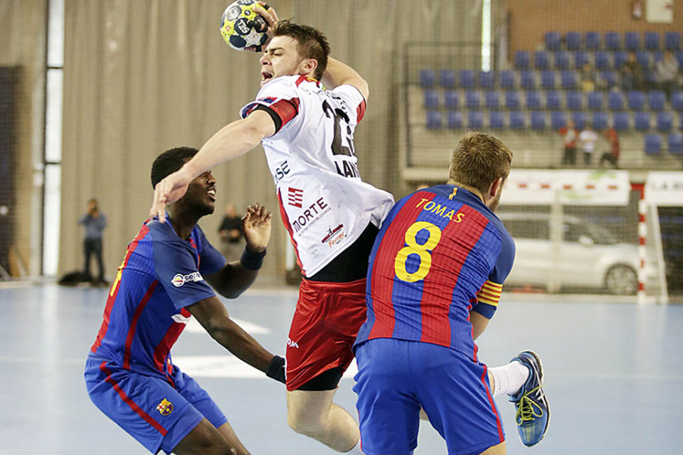Imagen del partido entre Ciudad de Logroño y Barça, celebrado la pasada temporada en el Palacio. / Clara Larrea