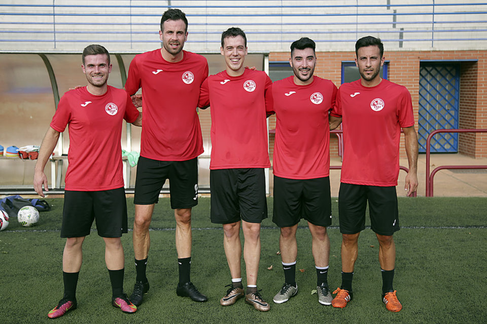 De izquierda a derecha, Liébana, Leo, Arpón, Sergio Rojas y Adriano, todos ellos ex jarreros. / Clara Larrea