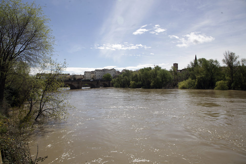 Caudal del Ebro, este jueves por la mañana a su paso por Logroño