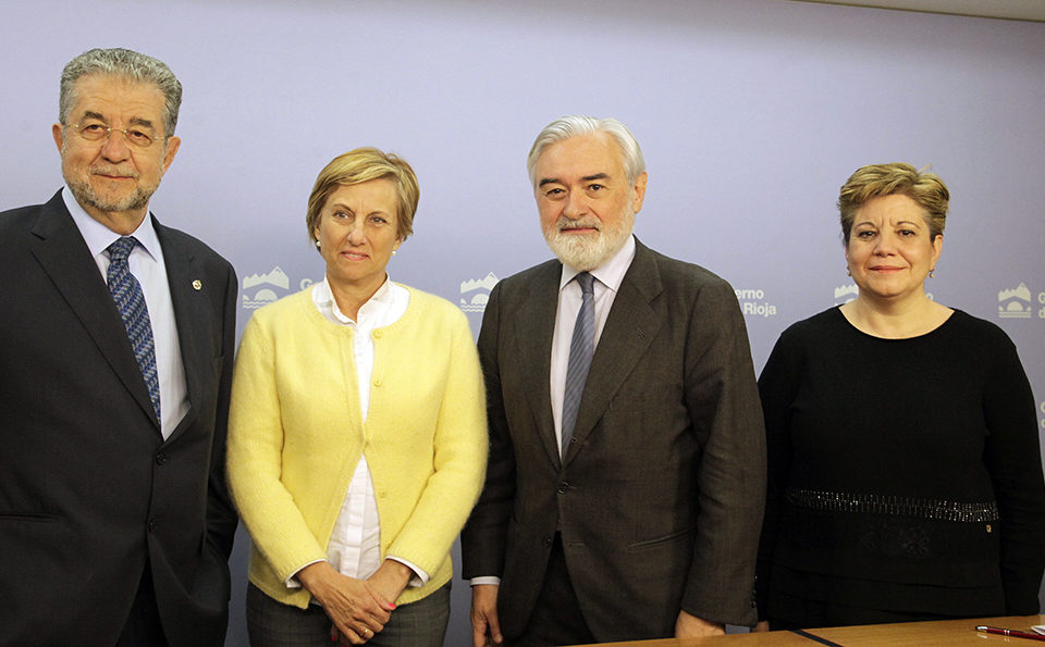 La consejera Leonor González Menorca, junto a Darío Villanueva, presiente de la RAE. / NR