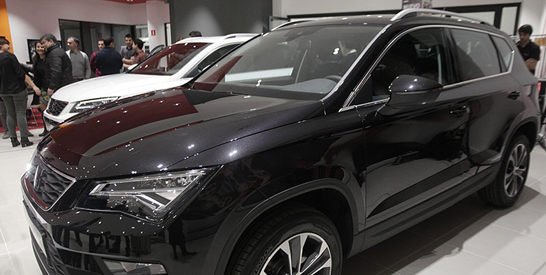 Vehículos en un concesionario. / NR