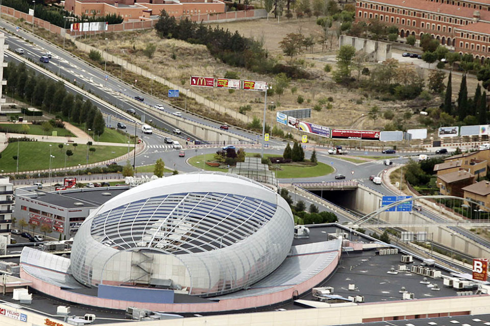 Imagen aérea de la rotonda de Los Lirios sobre la Circunvalación. / Ingrid