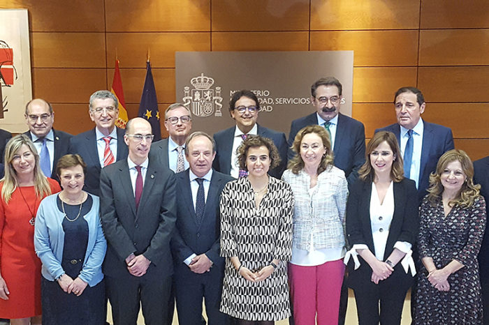 Martín defiende "el importante papel" de la Enfermería en el sistema sanitario