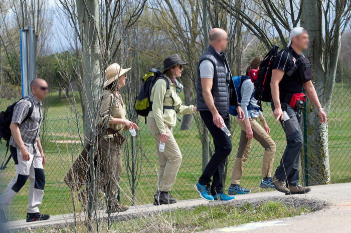 Los Reyes de Bélgica recorren el tramo del Camino de Santiago entre Nájera y Santo Domingo