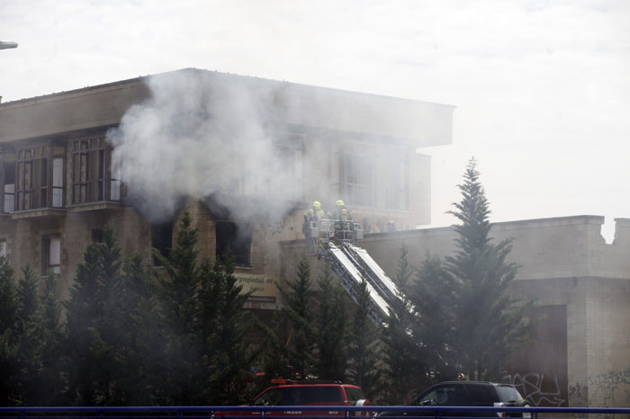 Arde una planta del edificio de las antiguas Bodegas Bretón en Logroño