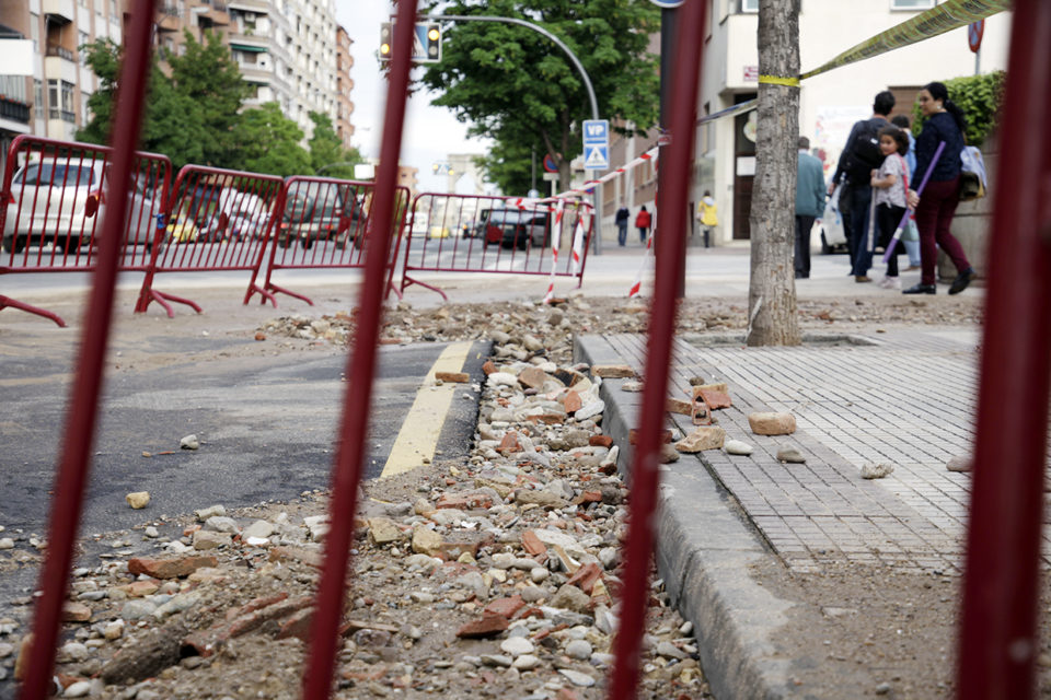 La rotura se produjo en la zona próxima a la plaza Donantes de Sangre. /CLARA LARREA