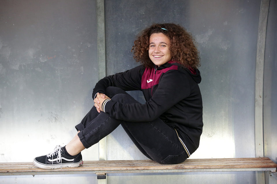 Ana Tejada, tras incorporarse al trabajo con el EDF, que este domingo peleará por el ascenso a Primera. / Clara Larrea