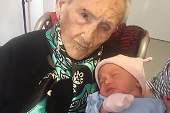 Sebastiana y Allende: cinco generaciones y una foto