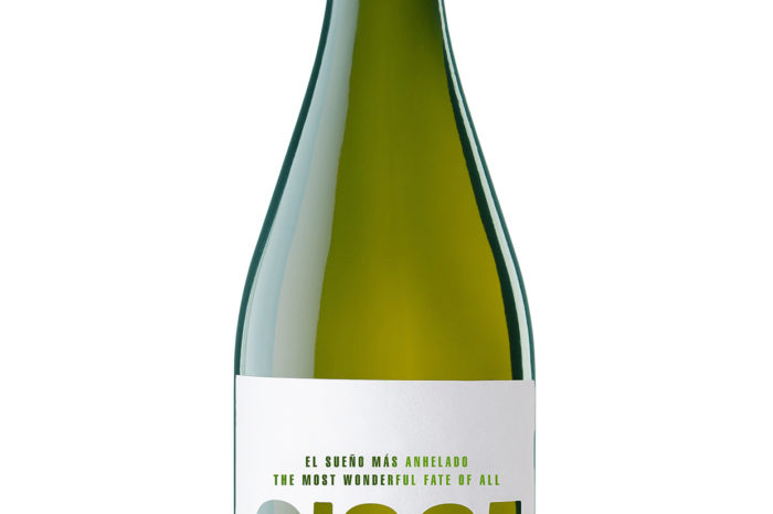 Oinoz presenta su primer vino blanco