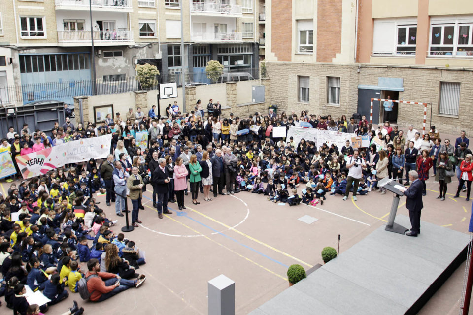 Acto de entrega del reconocimiento ‘Estrella de Europa’ al Colegio Salesianos de Logroño. / Ingrid