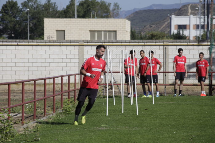 El capitán, el primero en renovar