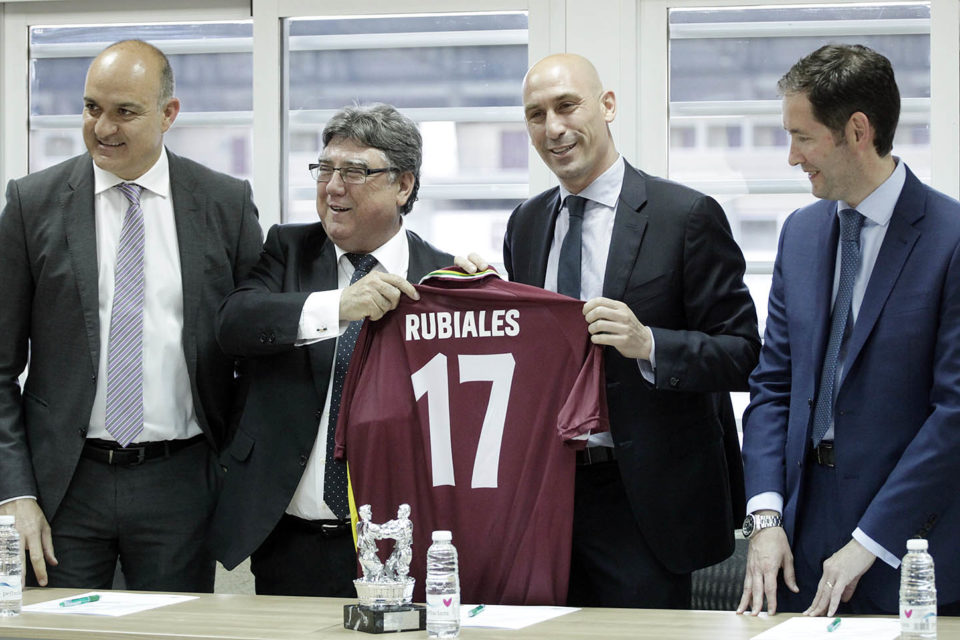 Jacinto Alonso, junto a LuisRubiales, en compañía del vicepresidente de la Española, el catalán Andreu Subies, y Chuchi Alonso, vicepresidente de la Riojana. / Clara Larrea