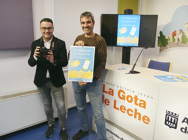 Presentación de una nueva edición del concurso de fotografía de La Gota de Leche. /NR