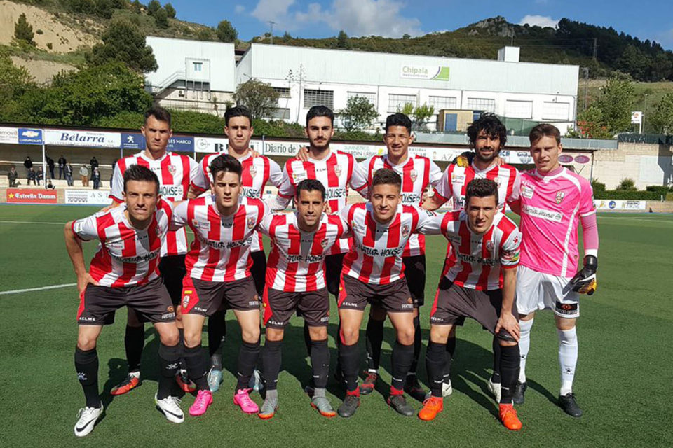 Inédito once de la UDLque despidió en Merkatondoa la temporada 2017-18. / UD Logroñés