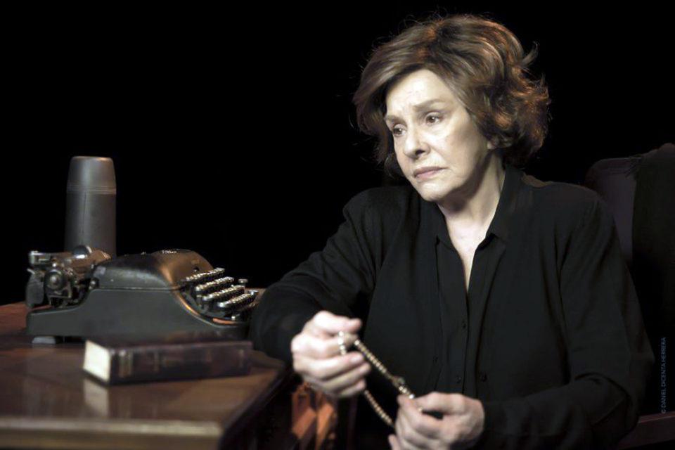 Imagen de Lola Herrera en un momento de la función. / Daniel Dicenta