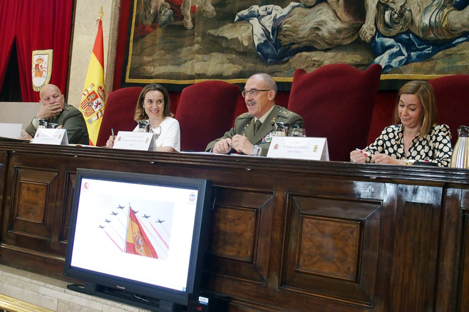 La alcaldesa de Logroño participó este lunes en Madrid en la presentación de los detalles del desfile del día 26. /NR