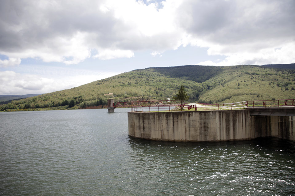 Imagen de archivo del embalse de Pajares. / Clara Larrea