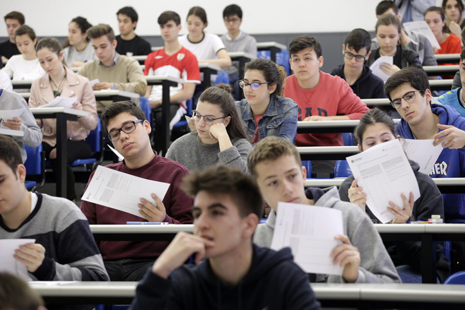 Los estudiantes se disponen a realizar el examen de la EBAU, en una imagen de archivo. / Ingrid