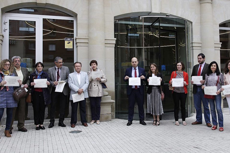 Protesta ayer de los letrados de la Administración de Justicia de La Rioja. /Ingrid