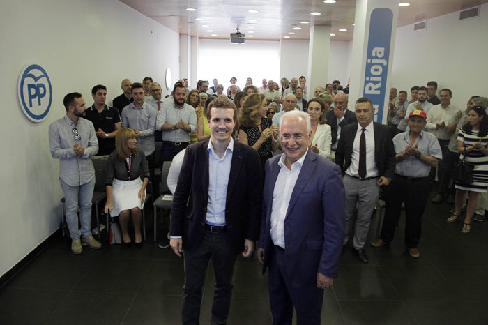 Casado quiere ser "el candidato de las bases y las calles, y no de los despachos"